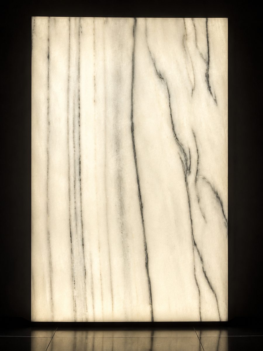 Makrana Albeta in museum light