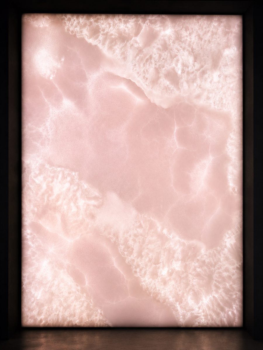 Onice Rosa Perlino in museum light