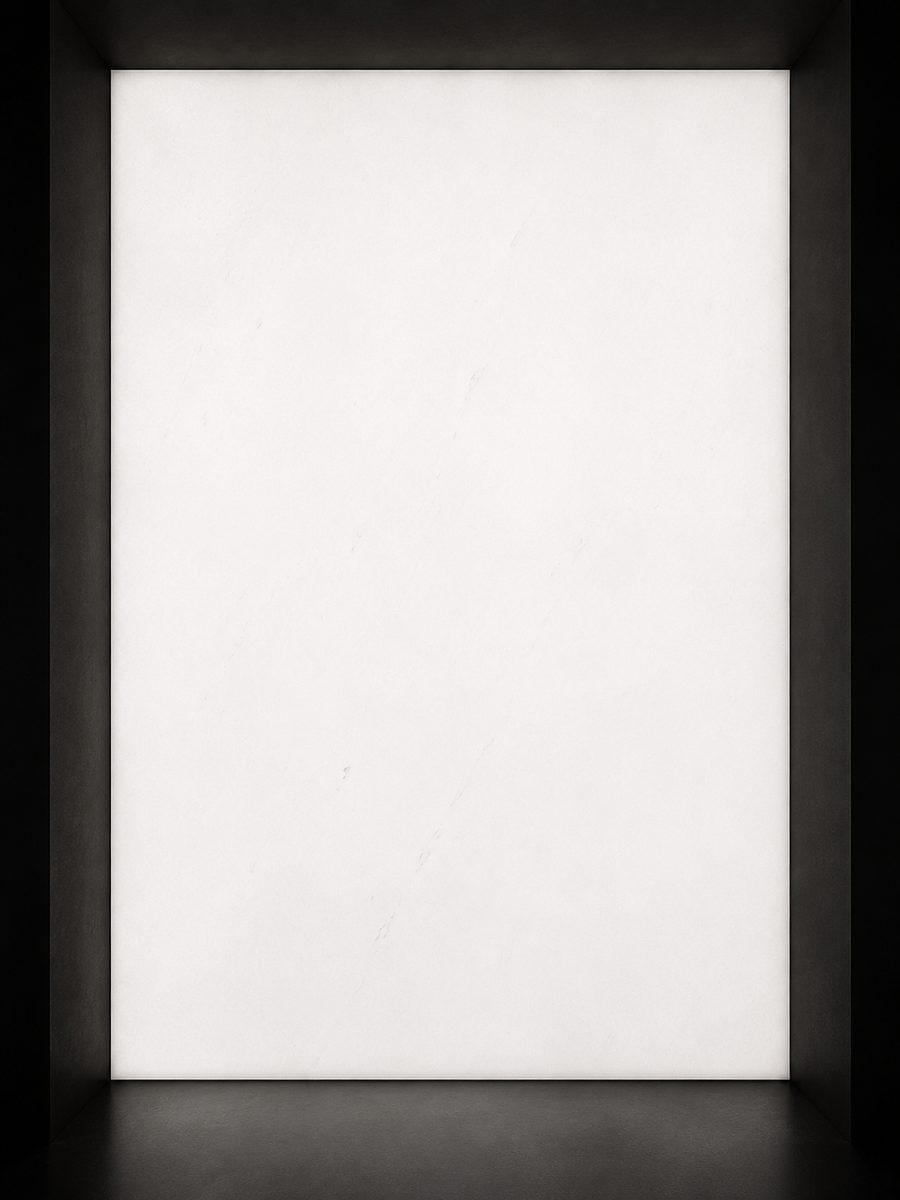 Sivec Extra in museum light